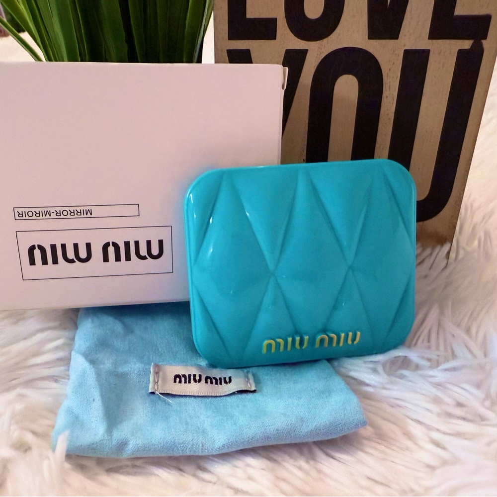 NWT Authentic Miu Miu Robin Egg Blue Double Sided Dual Compact Mirror - Picture 4 of 10